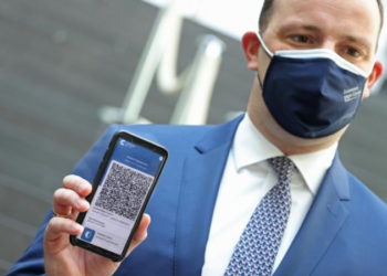 AB'nin aşı kimliği için imzalar atıldı