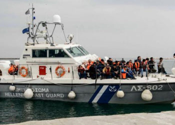 AB Komisyonu Türkiye'ye "sınır dışı sayısından" memnun değil