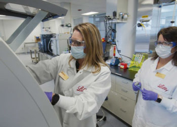 ABD, Covid-19 ve diğer tehlikeli virüslere karşı ilaç gelişimine destek için 3.2 milyar dolarlık fon duyurdu