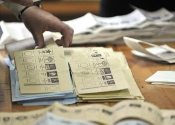 AKP'ye yakın araştırmacının son anketinde, Erdoğan ilk kez kaybetti