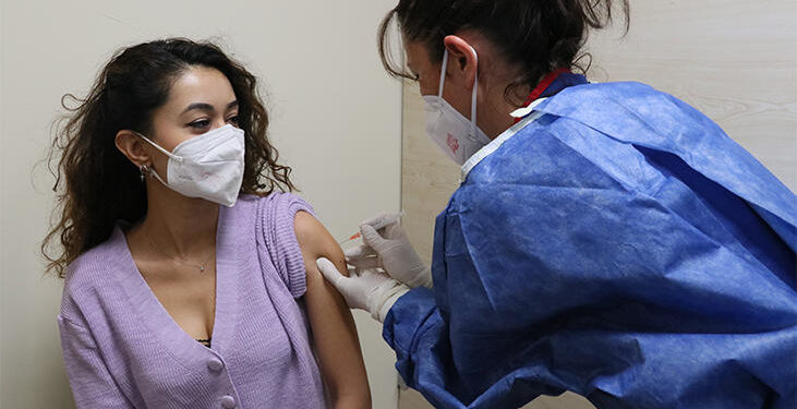 Aile Hekimliği Çalışanları Sendikası Başkanı Özer: Günlük 6 aşı randevusu dolmuyor; randevu sayımız 6 olmalı ki aşıyı yapabilelim