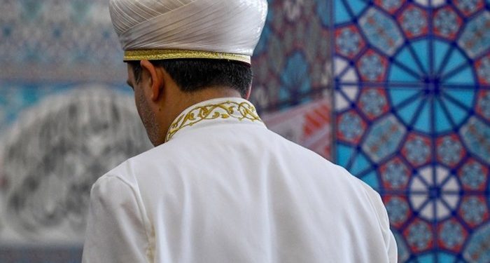 Almanya ‘yerli imam’ yetiştirmeye resmen başladı