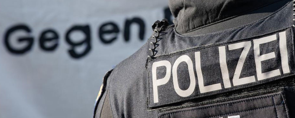 Almanya'da 49 polis aşırı sağcı sohbetlere katıldı