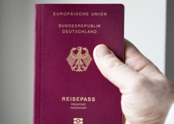 Almanya'da antisemit ve ırkçılara vatandaşlık verilmeyecek