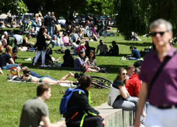 Almanya'da aşı önceliği sıralaması kaldırıldı