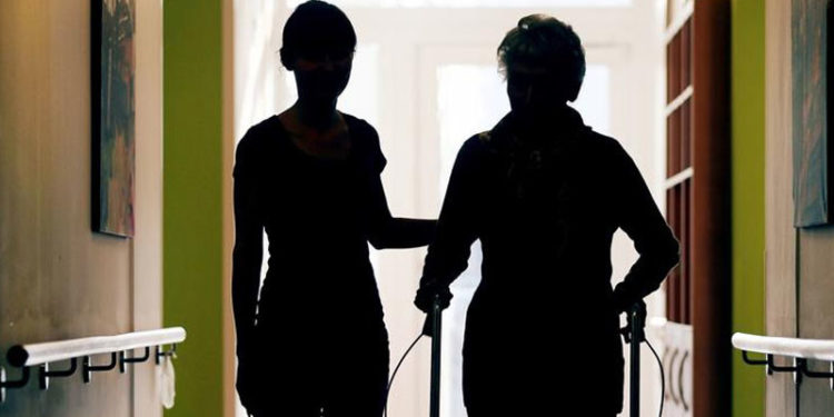 Almanya'da bakımevi çalışanlarının maaşı artacak