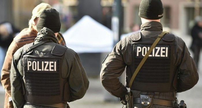 Almanya’da bıçaklı saldırgan dehşeti: 3 kişi öldü, en az 6 kişi yaralandı