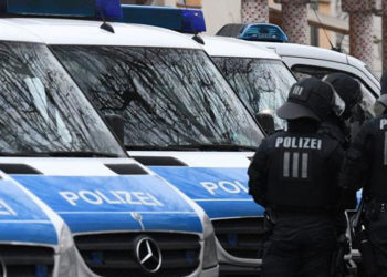Almanya’da polislere ırkçı sohbet grubu baskını