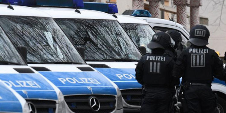Almanya’da polislere ırkçı sohbet grubu baskını