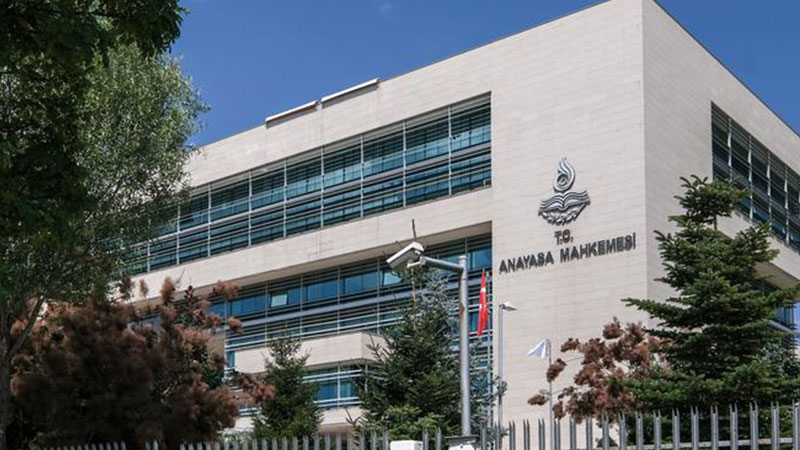 Anayasa Mahkemesi, Merkez Bankası'yla ilgili kritik kararnameyi iptal etti; iki profesörün meclis üyeliği ile üniversite arasında bir tercih yapması gerekiyor