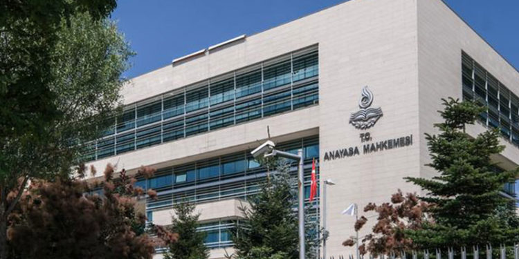 Anayasa Mahkemesi, Merkez Bankası'yla ilgili kritik kararnameyi iptal etti; iki profesörün meclis üyeliği ile üniversite arasında bir tercih yapması gerekiyor