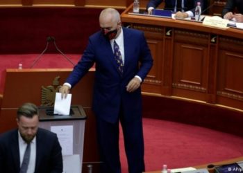Arnavutluk Meclisi, Cumhurbaşkanı Meta'nın g&ouml;revden alınmasına y&ouml;nelik talebi onayladı