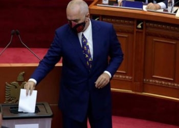Arnavutluk’ta meclis Cumhurbaşkanı Meta’yı azletti