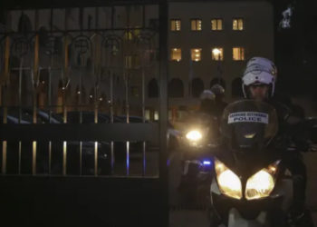 Atina'da 7 piskoposa asitle saldırıldıktan sonra bir papaz gözaltına alındı