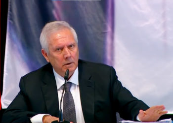 Aziz Yıldırım, Ali Koç’a yüklendi: Paran yoksa başkanlığı bırak, parası olan gelir