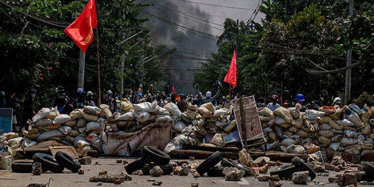 BM, Myanmar'dan yaklaşık 10 bin kişinin Hindistan ve Tayland sınırına sığındığını açıkladı