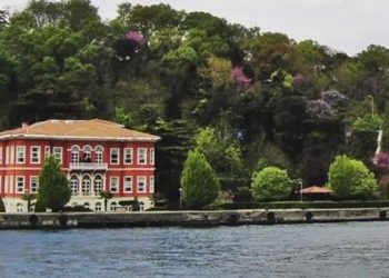 Bakanlığın yalısına 3 milyon TL'lik mobilya