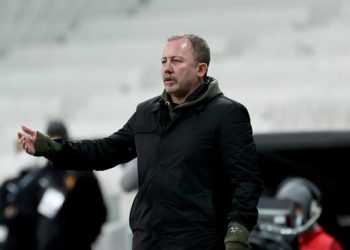 Beşiktaş'la sözleşme imzalamaya hazırlanan Sergen Yalçın'dan tazminat kararı