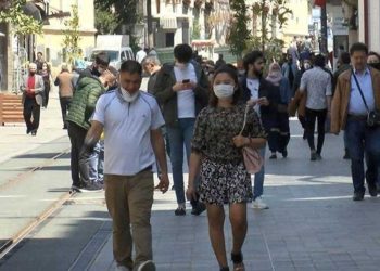 Bilim Kurulu üyesi Prof. İlhan, maske ve 'normal' için sonbaharı işaret etti