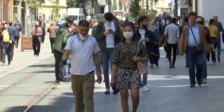Bilim Kurulu üyesi Prof. İlhan, maske ve 'normal' için sonbaharı işaret etti