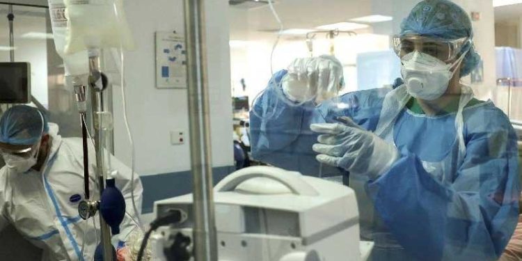 Bilim Kurulu üyesinden delta varyantı açıklaması: Aşıya dikkat çekti