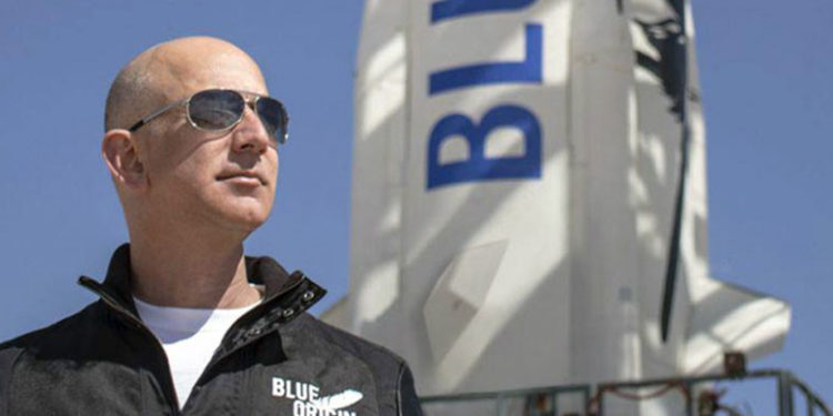 Blue Origin duyurdu; Jeff Bezos'la uzay yolculuğunun bir koltuğu 28 milyon dolara satıldı