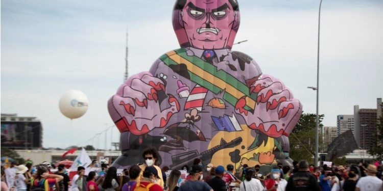 Brezilya'da Koronavirüs kaynaklı ölümler 500 bini geçti; Bolsonaro'ya tepki protestoları düzenlendi