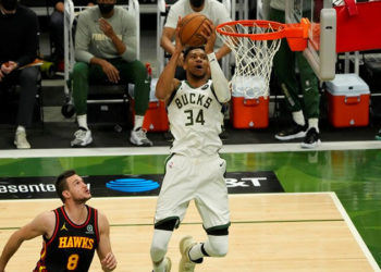 Bucks, Atlanta karşısında seriyi eşitledi