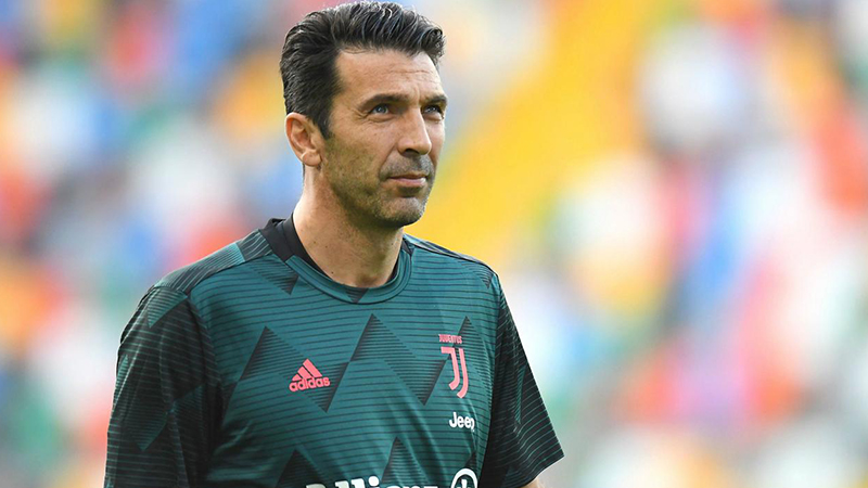 Buffon, 20 yıl sonra Parma'da