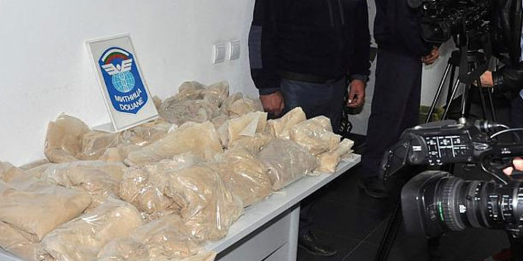 Bulgaristan'da 400 kg uyuşturucu ele geçirildi, 2 Türk vatandaşı göz altına alındı