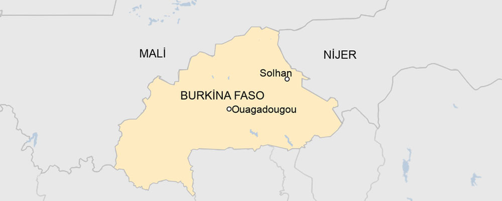 Burkina Faso'da bir köye düzenlenen silahlı saldırıda yaklaşık 100 kişi öldü