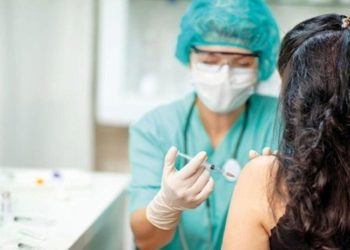 Covid aşısı regl düzeninde geçici değişikliğe neden olabilir