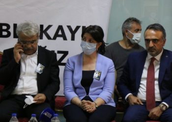 Davutoğlu ve eşinden HDP'ye başsağlığı