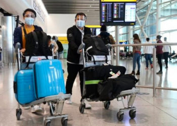 Deltadan endişe eden Avrupa'daki bazı ülkeler, İngilizlere kısıtlamalar getiriyor