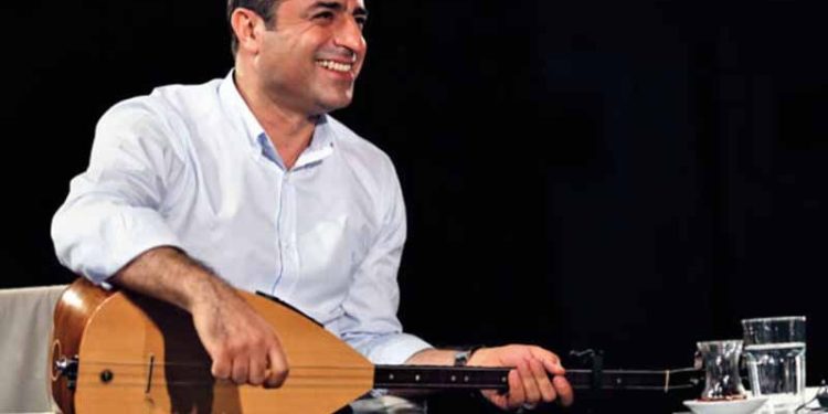 Demirtaş'tan Cumartesi Anneleri'ne beste: Diren Anne