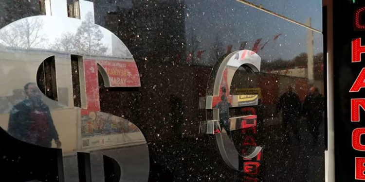 Dolar ve euro yeni haftaya yükselişle başladı