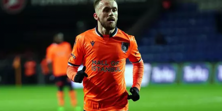 Edin Visca, takımdan ayrılmak istediğini Başakşehir yönetimine iletti