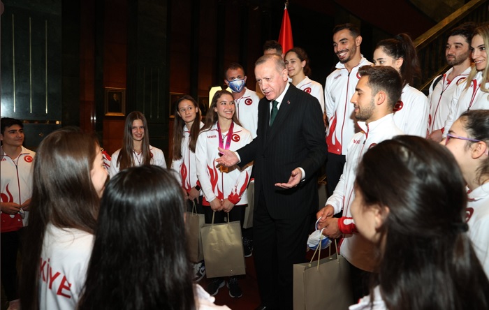 Erdoğan’dan şampiyon sporculara ‘madalyaları çaldırmayın’ uyarısı