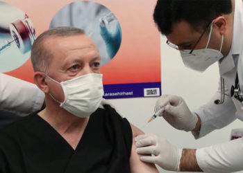 Erdoğan "3 doz aşımı oldum" demişti; CHP'den tepki geldi: AKP'lilerin el altından aşı olduğunu söylemiştik, iddiamız doğru çıktı