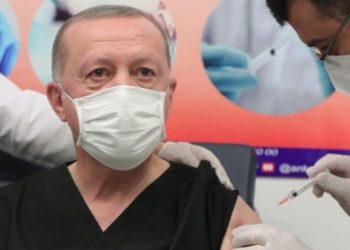 Erdoğan, Britanya&rsquo;da Covid-19 aşısının &uuml;cretli yapıldığını zannediyormuş!