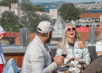 Erdoğan: Yurtdışındakiler buraya geldiğinde diyorlar ki 'Bizim ülkemiz niye Türkiye gibi değil', bize imreniyorlar