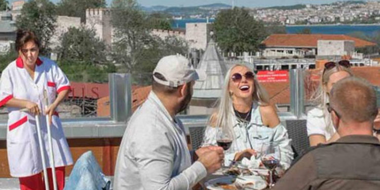 Erdoğan: Yurtdışındakiler buraya geldiğinde diyorlar ki 'Bizim ülkemiz niye Türkiye gibi değil', bize imreniyorlar