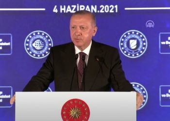 Erdoğan 'm&uuml;jde'yi a&ccedil;ıkladı