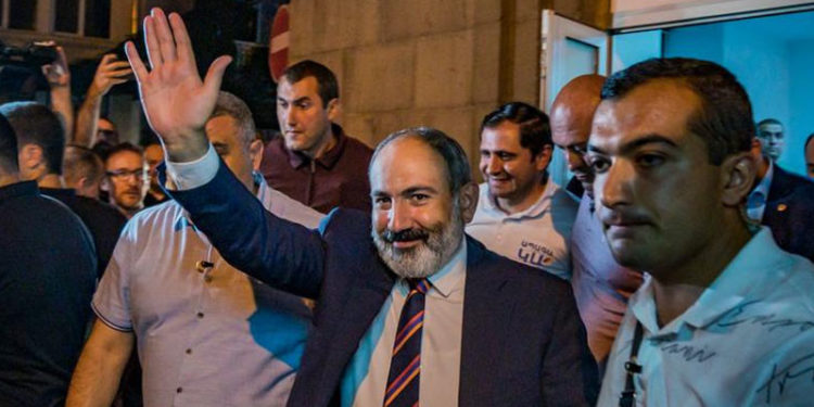 Ermenistan'da seçimin galibi Paşinyan'ın partisi oldu