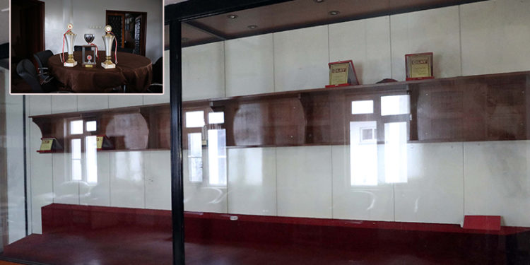 Eski Süper Lig takımlarından Gaziantepspor'un 2 kupası çalındı