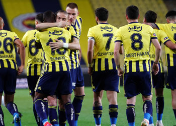 Fenerbahçeli futbolculara Avrupa kıskacı; 10 yıldıza teklif var
