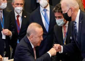 Financial Times’ın manşetten kullandığı fotoğraf AKP’lileri kızdırdı