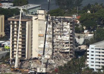 Florida’da çöken binada ölü sayısı 9'a yükseldi