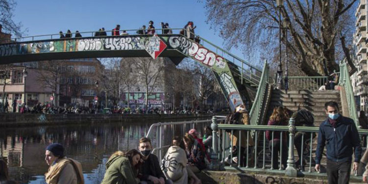Fransa, koronavirüs seyahat kısıtlamaları kapsamında Türkiye'yi kırmızı ülke listesinden çıkardı