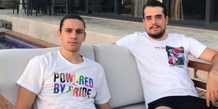 Galatasaray homofobik tepkilere maruz kalan futbolcusuna sonunda sahip çıktı